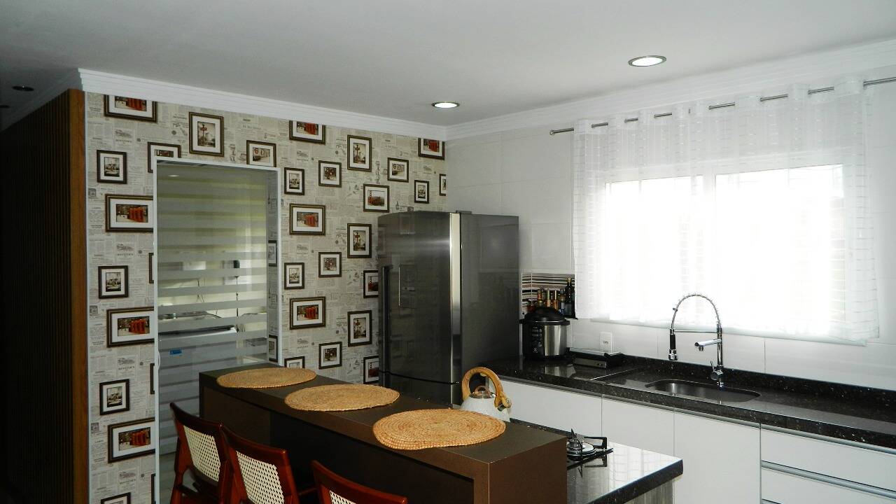 Casa, 4 quartos, 245 m² - Foto 6