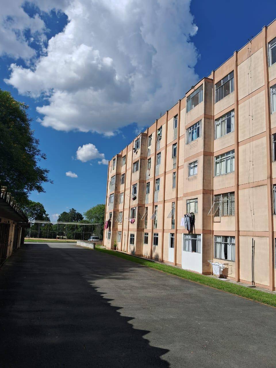 Apartamento de andar no Conjunto Rondon - CIC - Capão Raso - R$230 mil