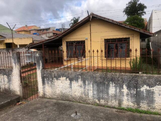 Duas casas geminadas de madeira, à venda, Cristo Rei, Campo Largo