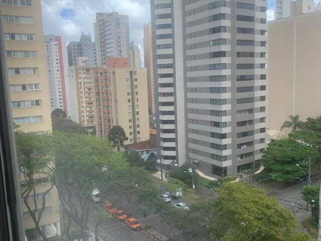 #1060 - Apartamento para Venda em Curitiba - PR - 2