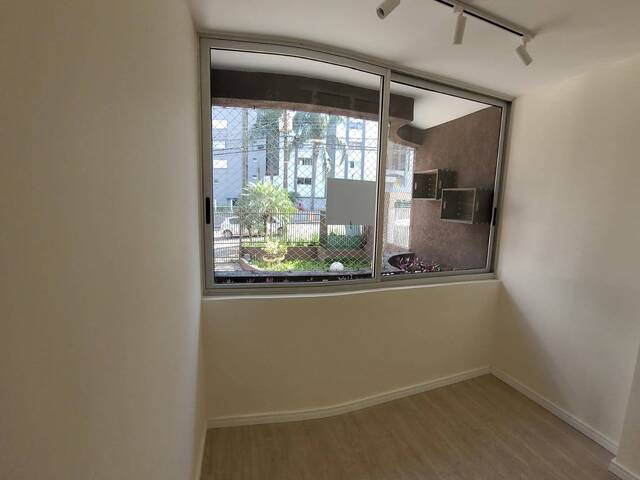 #1813 - Apartamento para Venda em Curitiba - PR