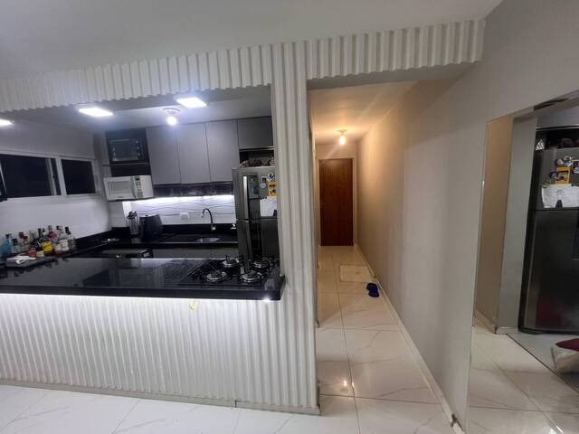#2008 - Apartamento para Locação em Curitiba - PR - 1