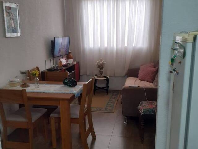 #1909 - Apartamento para Venda em São José dos Pinhais - PR