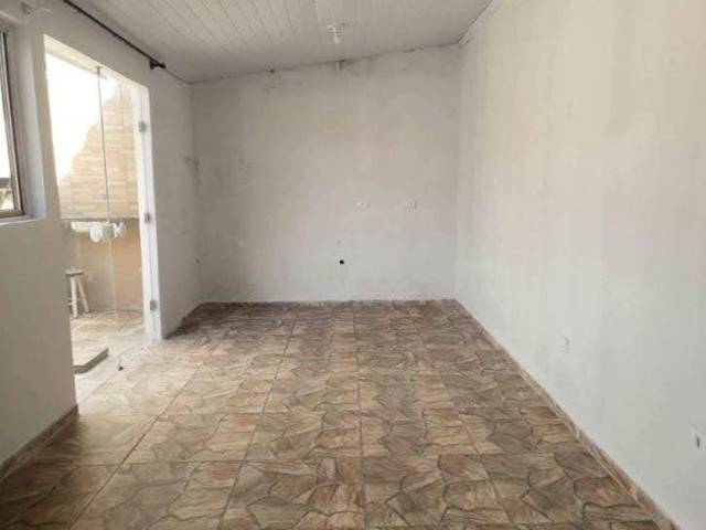 Casa para Venda em Fazenda Rio Grande - 4
