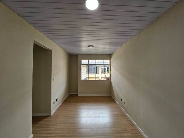 #2300 - Apartamento para Venda em Curitiba - PR - 2